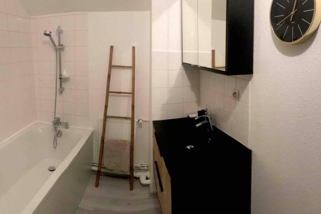 La Maison De Ville - 4 Chambres, 2 Sdb, Terrasse Et Garage - 90M2 Vesoul Eksteriør bilde